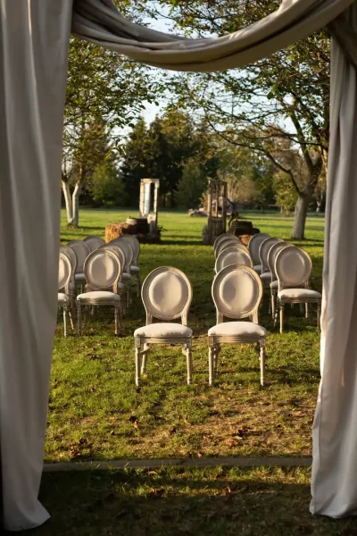 stolice za vjenčanje